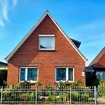 In Mit Garten Apartment Busum