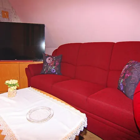 דירה In Mit Garten