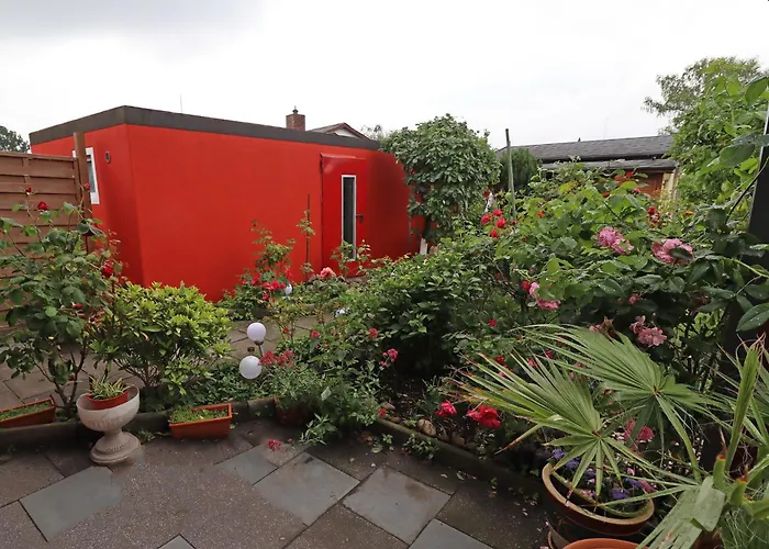 Lägenhet In Mit Garten *